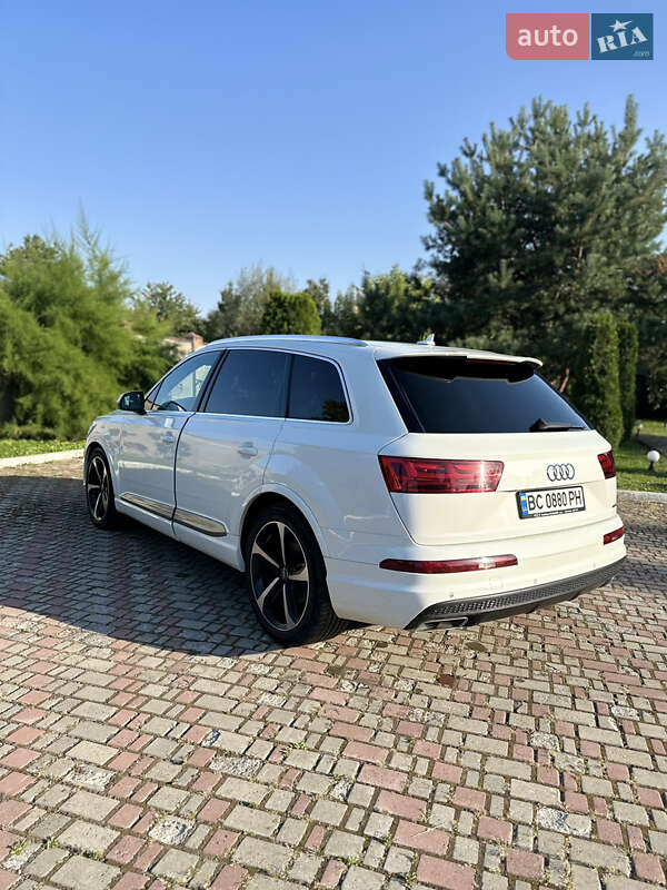 Внедорожник / Кроссовер Audi Q7 2016 в Мостиске