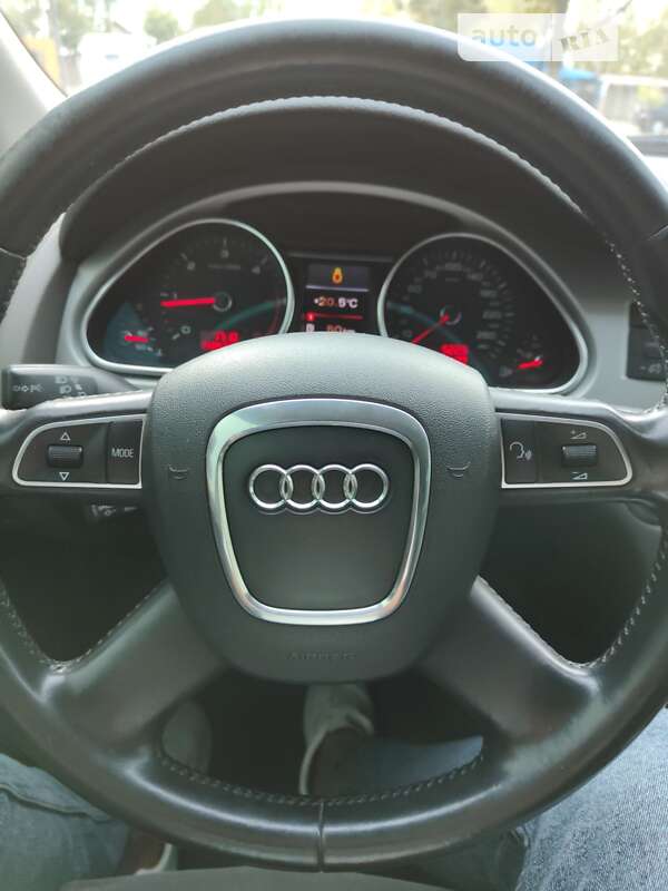 Позашляховик / Кросовер Audi Q7 2010 в Виноградові