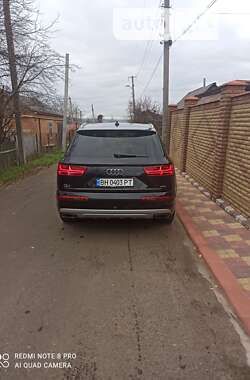 Позашляховик / Кросовер Audi Q7 2017 в Ананьїві