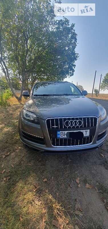 Внедорожник / Кроссовер Audi Q7 2011 в 