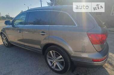Внедорожник / Кроссовер Audi Q7 2011 в 