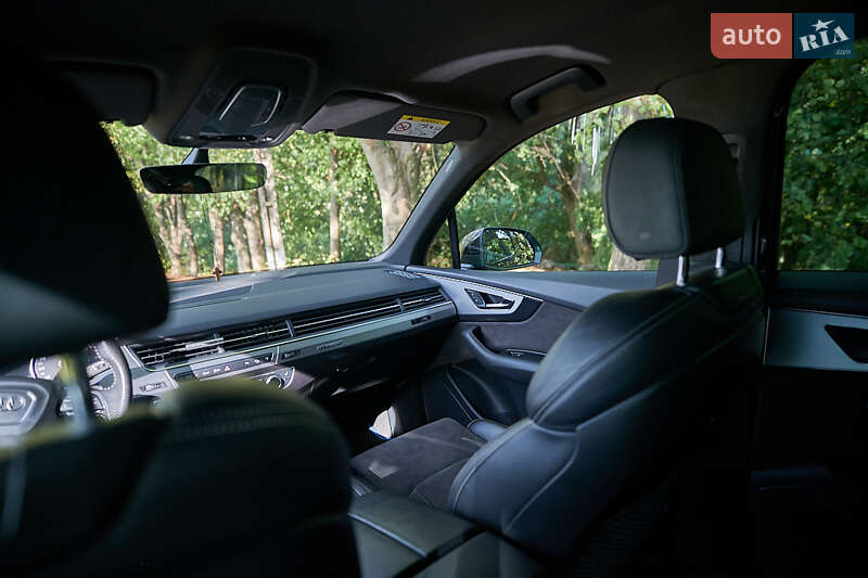 Внедорожник / Кроссовер Audi Q7 2016 в Хмельницком
