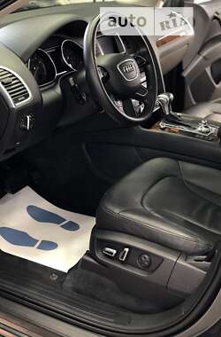 Внедорожник / Кроссовер Audi Q7 2014 в 