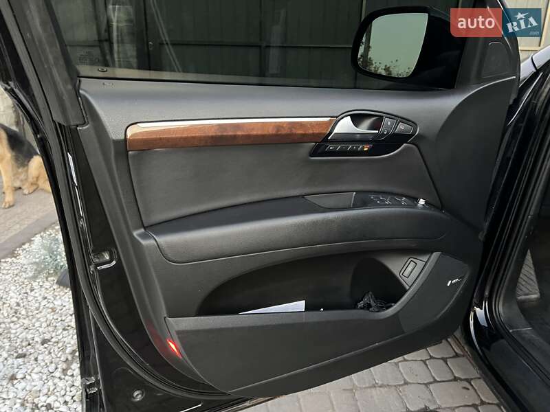 Внедорожник / Кроссовер Audi Q7 2012 в Нововолынске
