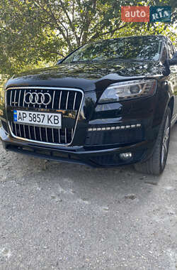 Внедорожник / Кроссовер Audi Q7 2015 в 