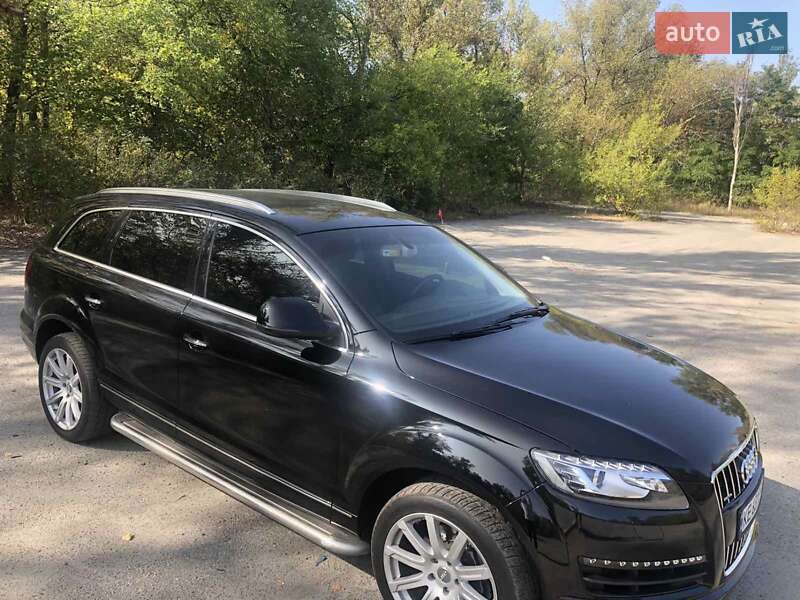 Внедорожник / Кроссовер Audi Q7 2015 в Днепре