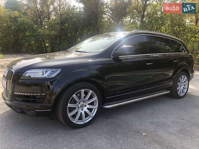Внедорожник / Кроссовер Audi Q7 2015 в Днепре