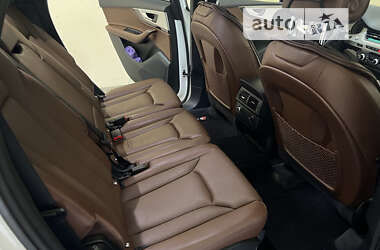 Внедорожник / Кроссовер Audi Q7 2017 в 