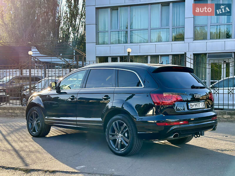 Внедорожник / Кроссовер Audi Q7 2013 в Одессе