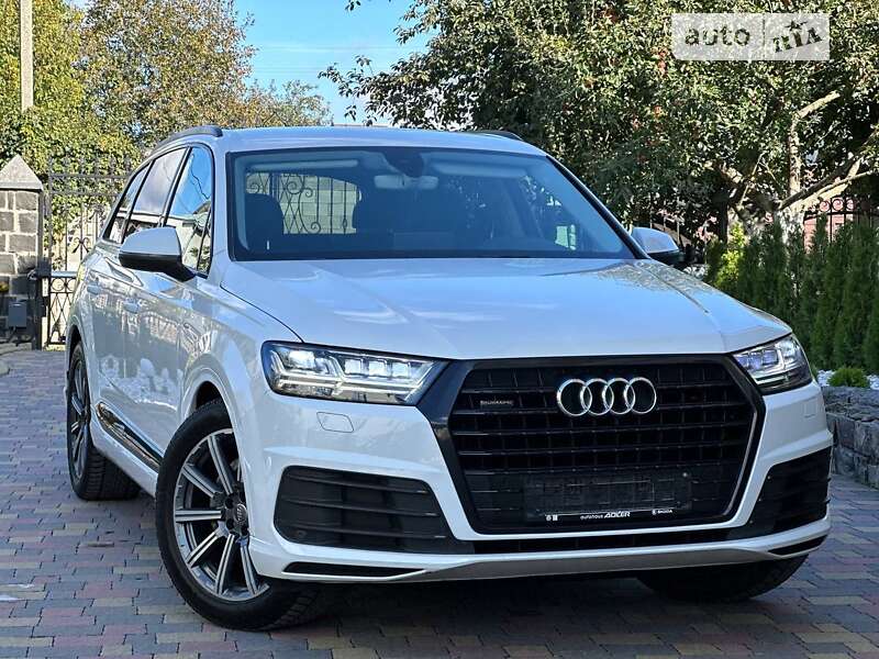 Позашляховик / Кросовер Audi Q7 2017 в 