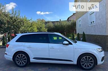 Позашляховик / Кросовер Audi Q7 2017 в 