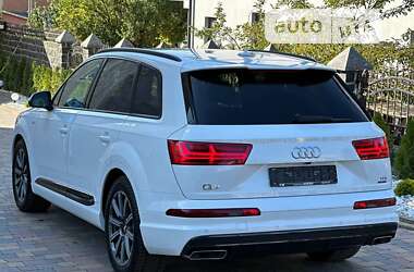Позашляховик / Кросовер Audi Q7 2017 в 
