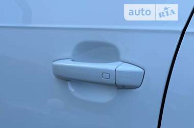 Позашляховик / Кросовер Audi Q7 2017 в 