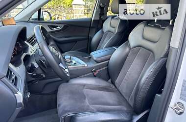 Позашляховик / Кросовер Audi Q7 2017 в 