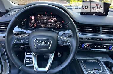 Позашляховик / Кросовер Audi Q7 2017 в 