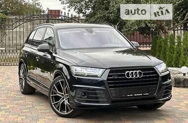 Позашляховик / Кросовер Audi Q7 2017 в 