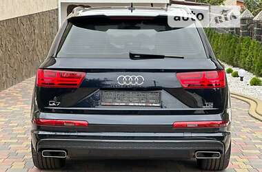 Позашляховик / Кросовер Audi Q7 2017 в 