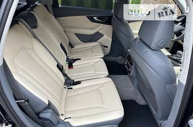 Позашляховик / Кросовер Audi Q7 2017 в 