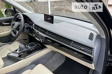 Позашляховик / Кросовер Audi Q7 2017 в 