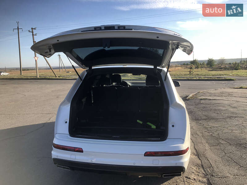 Внедорожник / Кроссовер Audi Q7 2016 в Лозовой