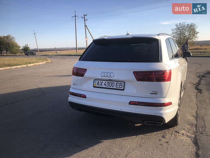 Внедорожник / Кроссовер Audi Q7 2016 в Лозовой