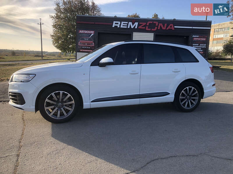 Внедорожник / Кроссовер Audi Q7 2016 в Лозовой