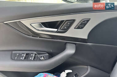 Внедорожник / Кроссовер Audi Q7 2018 в 