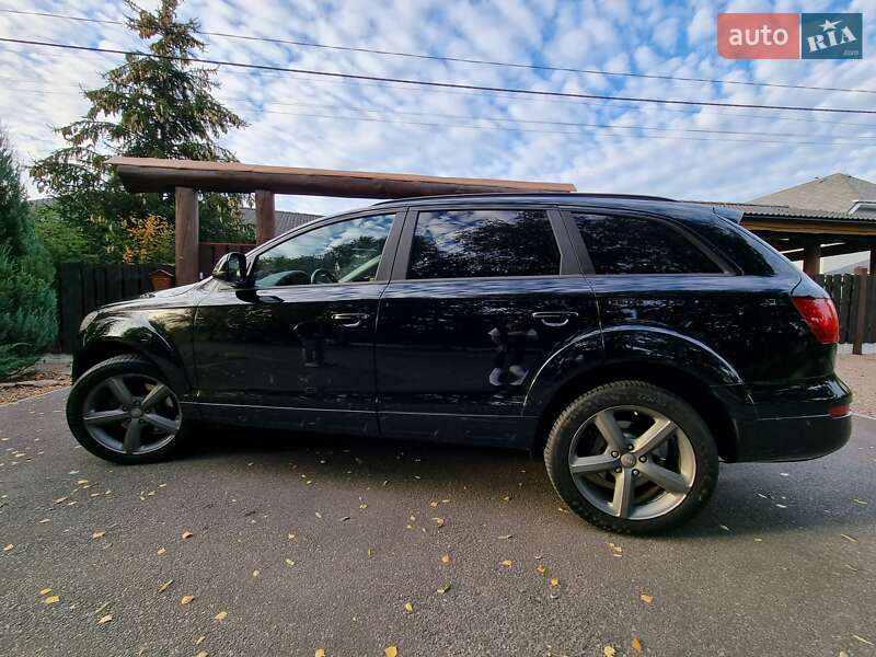 Позашляховик / Кросовер Audi Q7 2015 в Києві