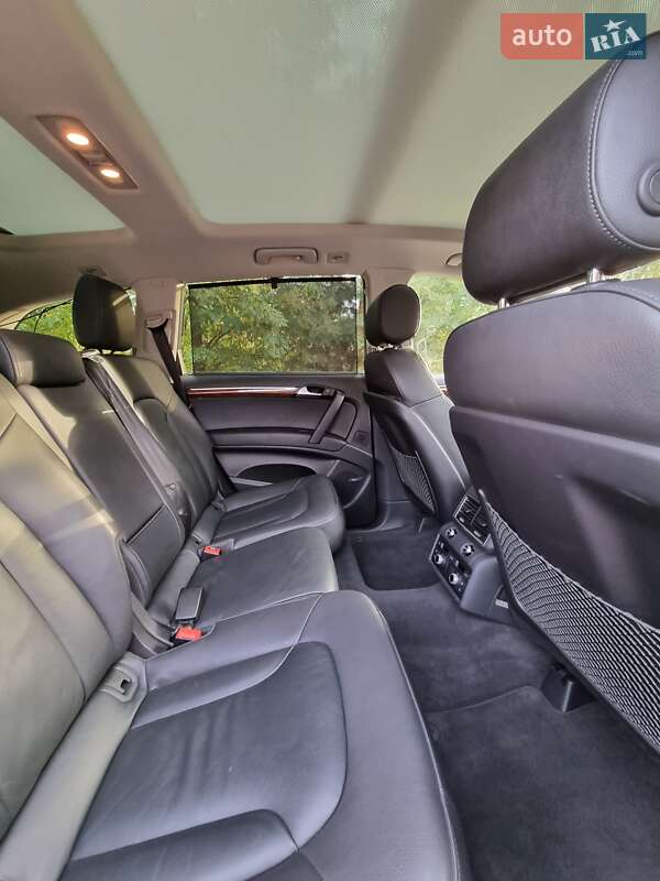 Позашляховик / Кросовер Audi Q7 2015 в Києві