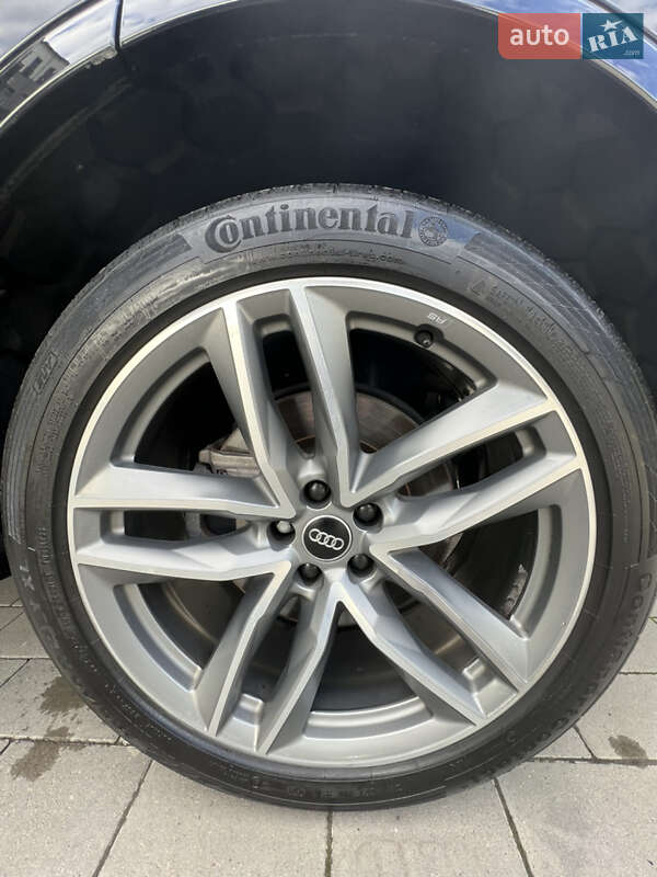 Внедорожник / Кроссовер Audi Q7 2016 в Ужгороде