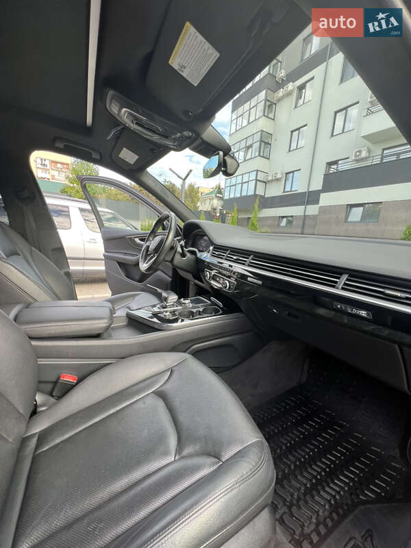 Внедорожник / Кроссовер Audi Q7 2016 в Ужгороде