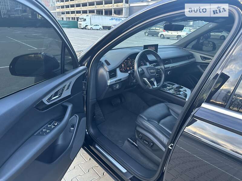 Внедорожник / Кроссовер Audi Q7 2019 в Киеве
