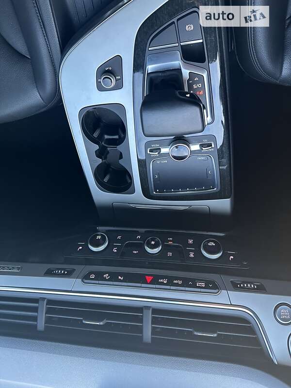 Внедорожник / Кроссовер Audi Q7 2019 в Киеве