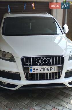 Внедорожник / Кроссовер Audi Q7 2011 в 