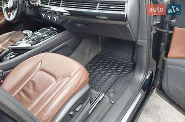Внедорожник / Кроссовер Audi Q7 2016 в 