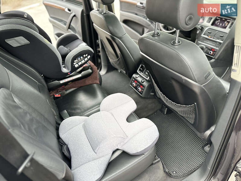 Позашляховик / Кросовер Audi Q7 2012 в Ніжині