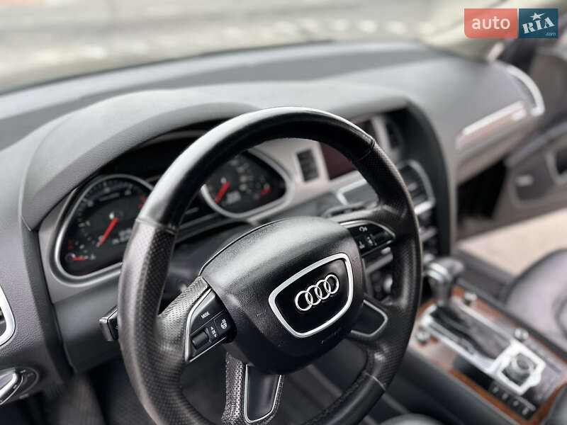 Позашляховик / Кросовер Audi Q7 2012 в Ніжині