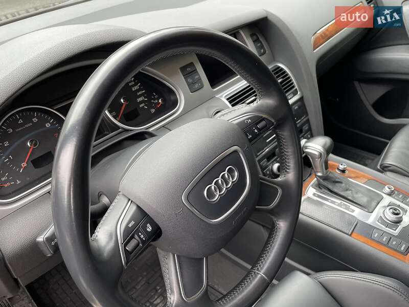Внедорожник / Кроссовер Audi Q7 2015 в Запорожье