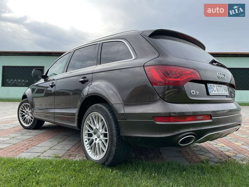 Внедорожник / Кроссовер Audi Q7 2014 в Городке