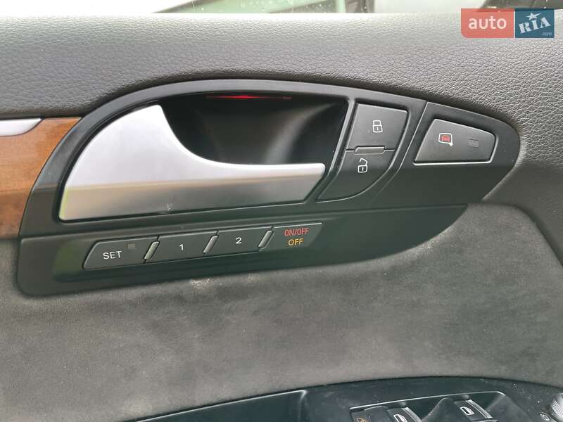 Внедорожник / Кроссовер Audi Q7 2014 в Городке