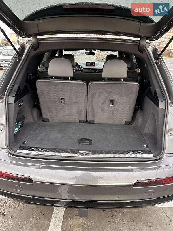 Внедорожник / Кроссовер Audi Q7 2019 в Черновцах