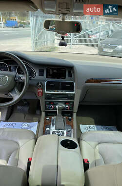 Внедорожник / Кроссовер Audi Q7 2015 в 