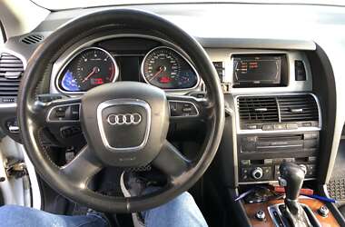 Внедорожник / Кроссовер Audi Q7 2010 в 