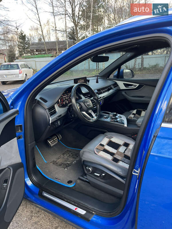 Внедорожник / Кроссовер Audi Q7 2016 в Сумах