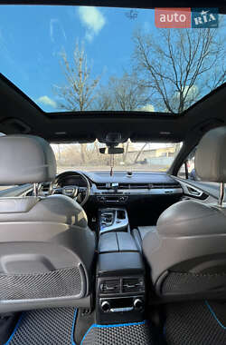 Внедорожник / Кроссовер Audi Q7 2016 в Сумах
