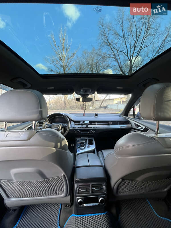Внедорожник / Кроссовер Audi Q7 2016 в Сумах