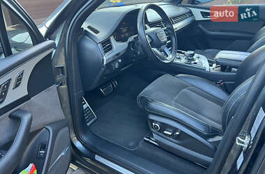 Внедорожник / Кроссовер Audi Q7 2016 в 