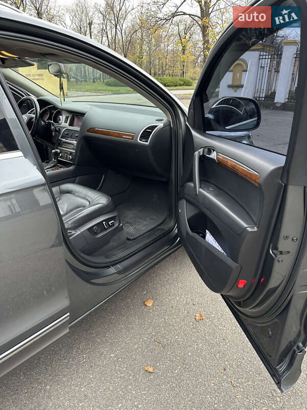Внедорожник / Кроссовер Audi Q7 2012 в Кривом Роге