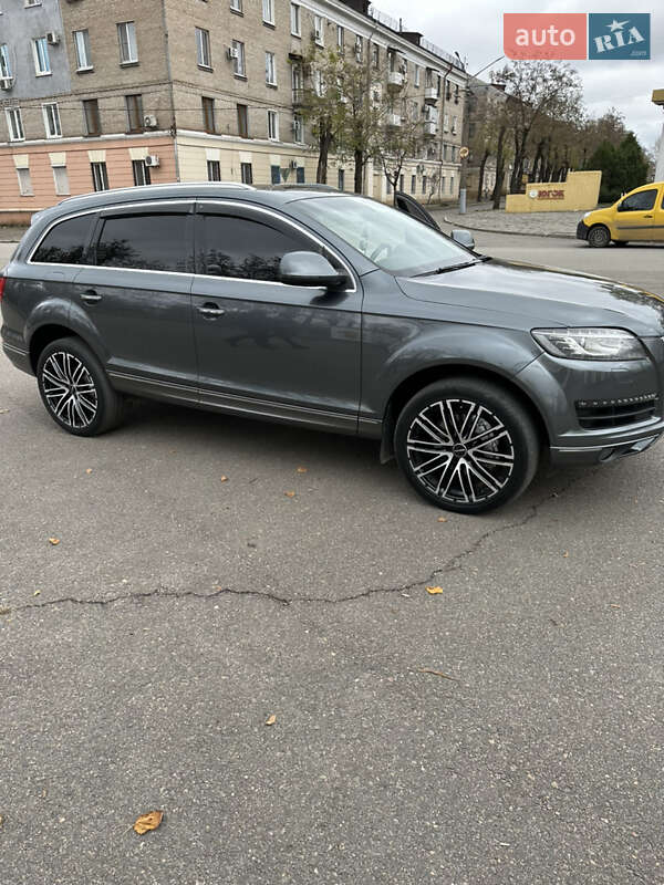 Внедорожник / Кроссовер Audi Q7 2012 в Кривом Роге