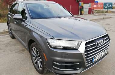 Внедорожник / Кроссовер Audi Q7 2016 в 